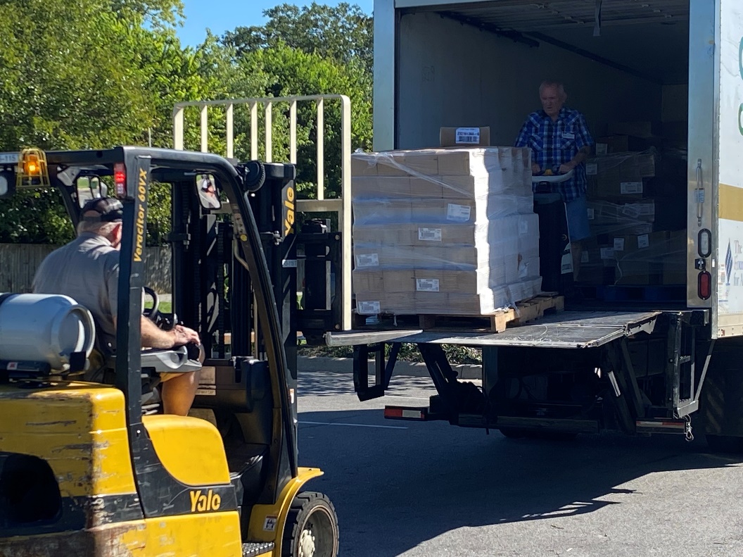 Cobb makes 24,000 pound food donation 1