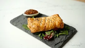 Merguez American lamb roll with date chutney