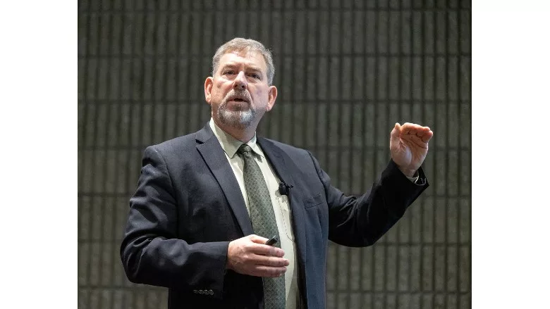 AFIA’s Gary Huddleston provides AFIA Feed Education Program attendees with an overview of upcoming changes at the Occupational Safety and Health Administration.
