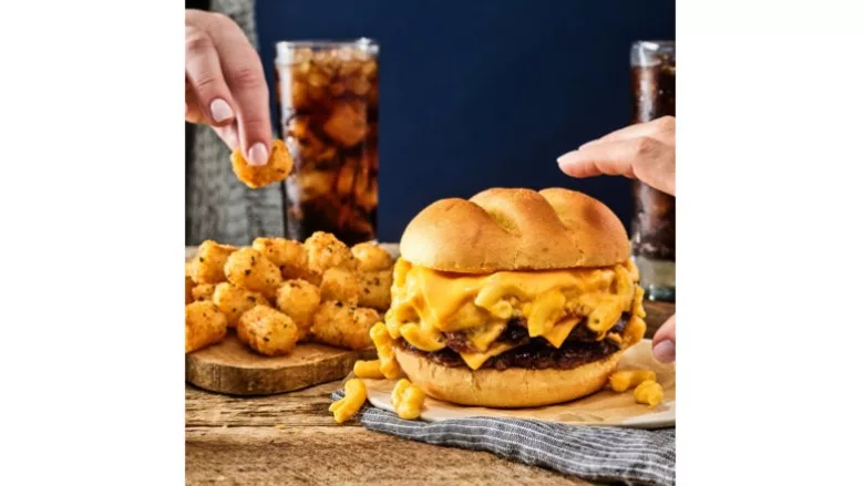 Smashburger S'mac & Cheese Burger