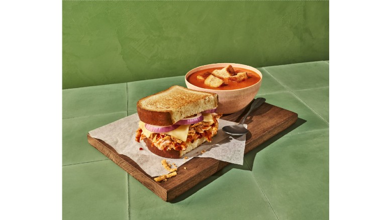 https://www.provisioneronline.com/ext/resources/2023/08/11/Panera-Bread-Smokehouse-BBQ-Chicken-Sandwich--Creamy-Tomato-Soup-Value-Duet.jpg?1691787347