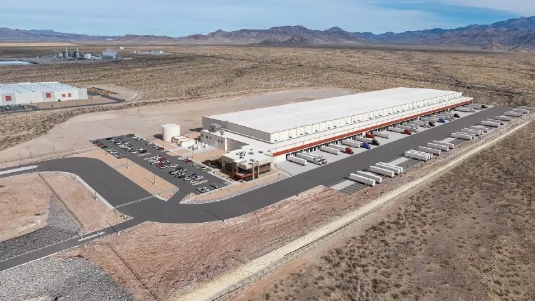 Artist rendering of Interstate Warehousing - Kingman, Ariz., showing both phase 1 and the new phase 2 expansion.