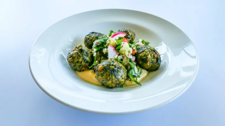 Kelp Meatball Salad