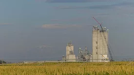 Retail feed facility