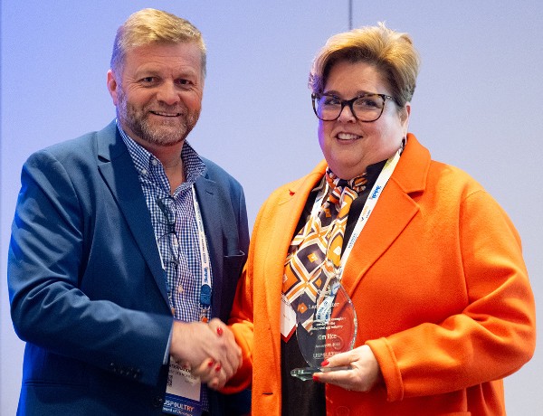 Kim Rice receives Lamplighter Award