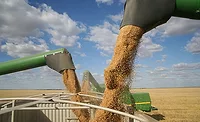 Combines Unloading Crop Yields Combines Unloading Crop Yields