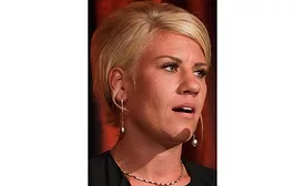 WoiwodeRuthHeadshot900.jpg